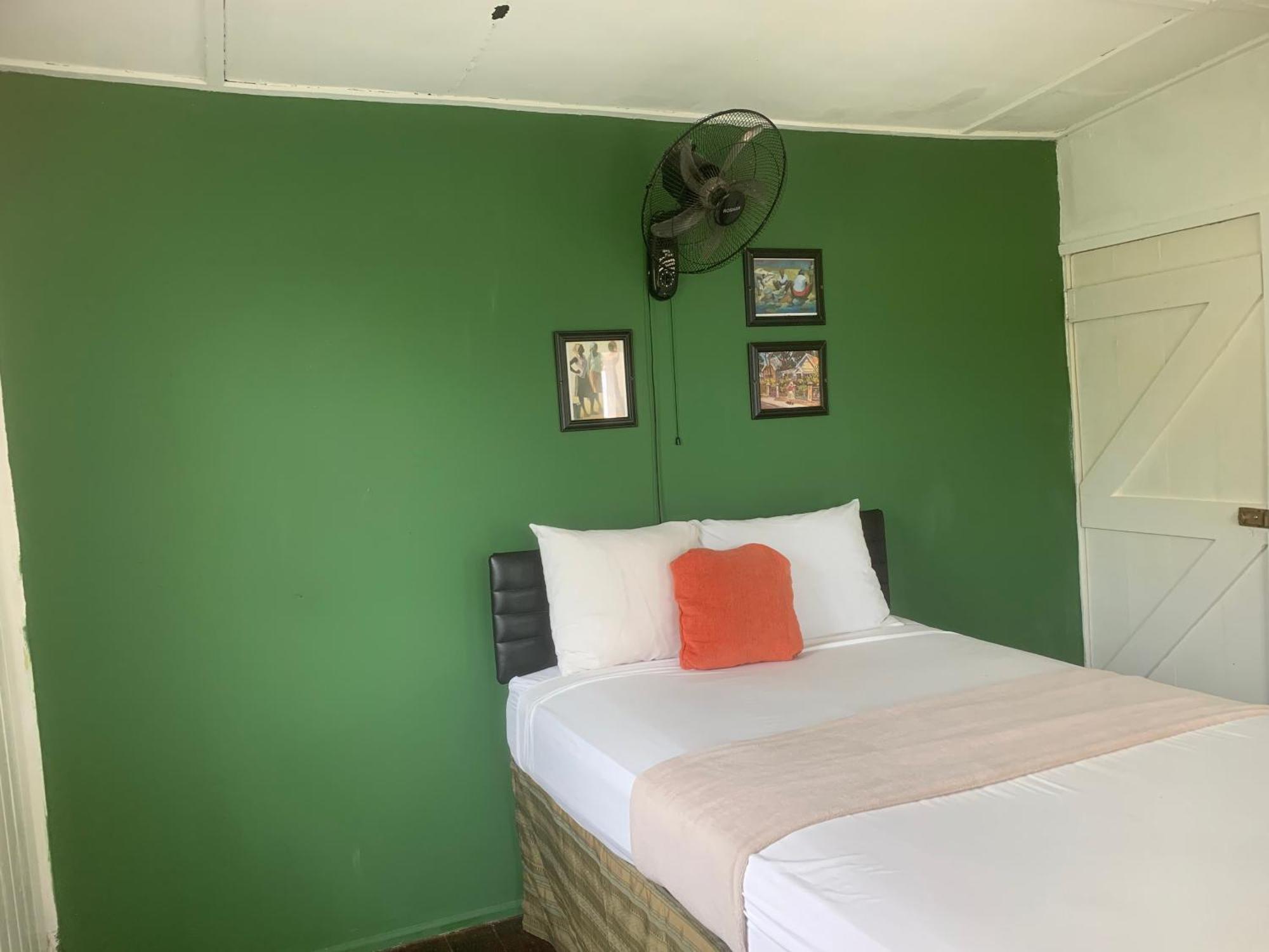 Kingsworth Bed And Breakfast Kingston Esterno foto