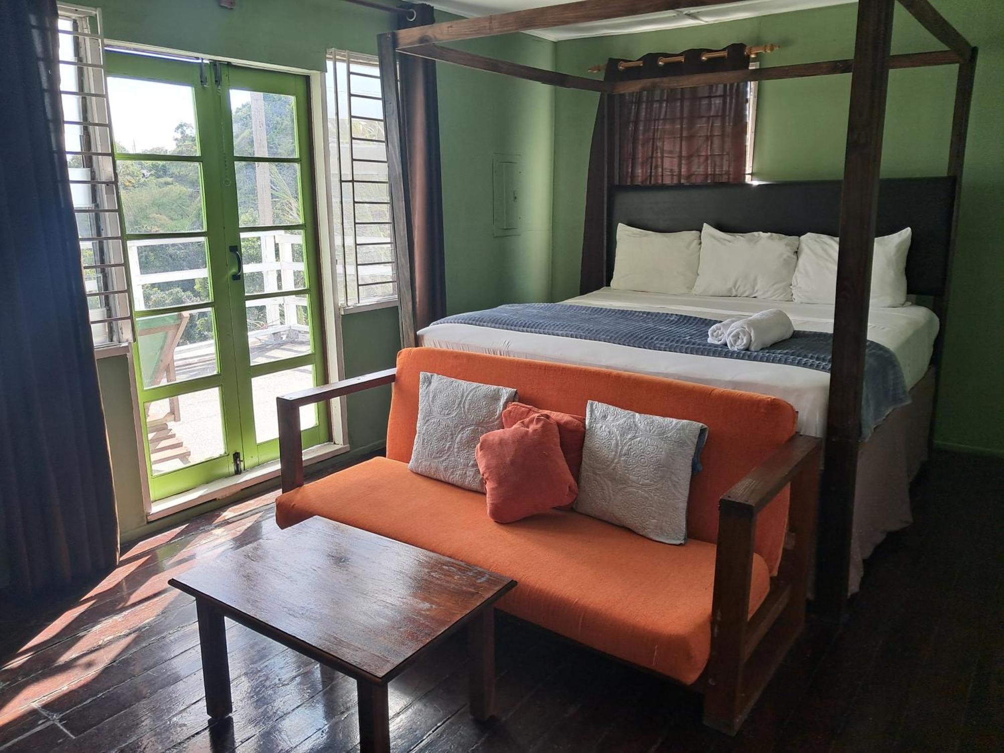 Kingsworth Bed And Breakfast Kingston Esterno foto