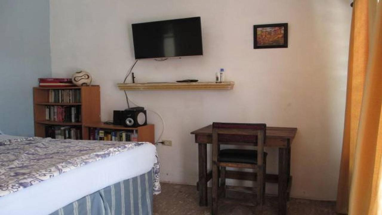 Kingsworth Bed And Breakfast Kingston Esterno foto