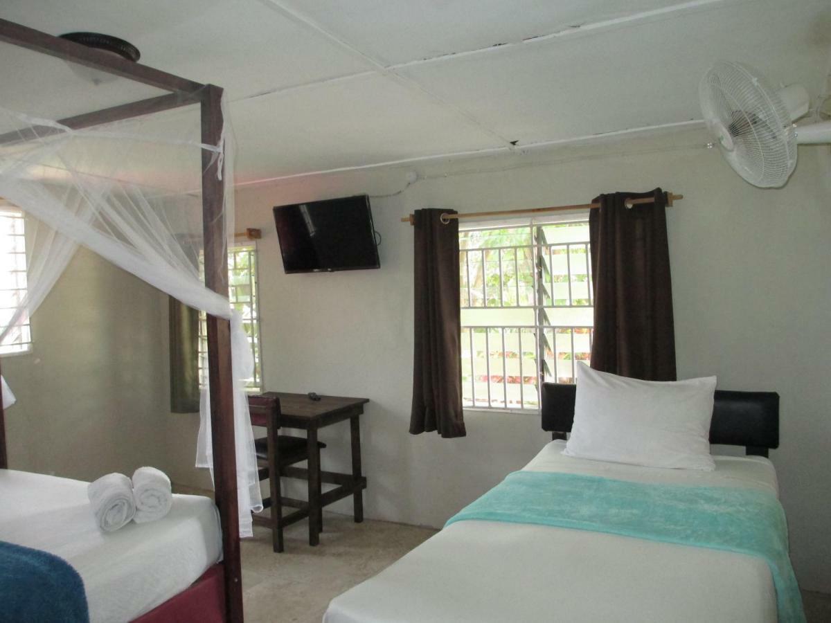 Kingsworth Bed And Breakfast Kingston Esterno foto