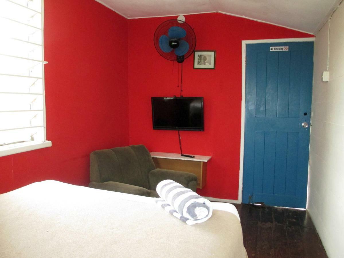 Kingsworth Bed And Breakfast Kingston Esterno foto