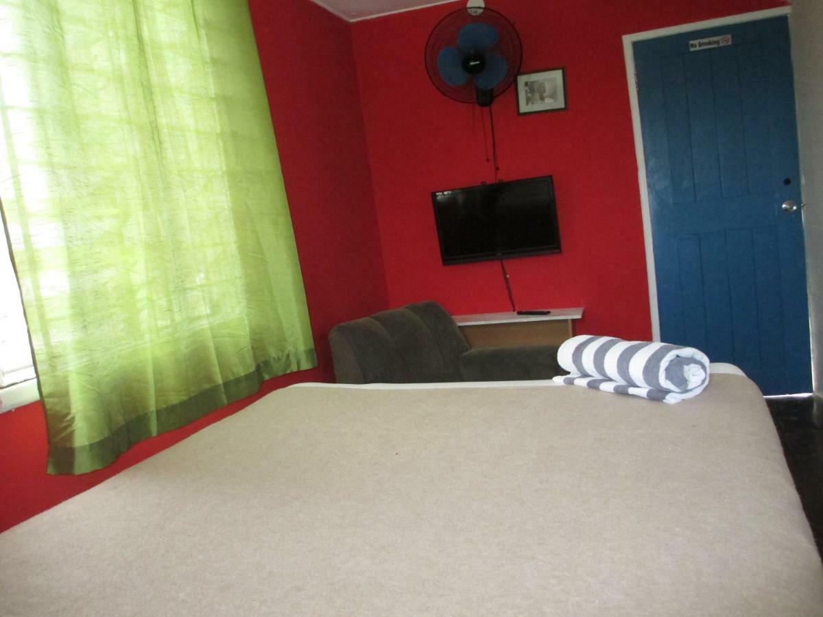 Kingsworth Bed And Breakfast Kingston Esterno foto