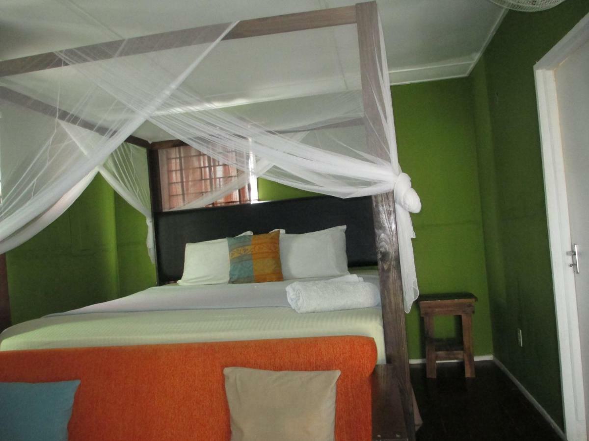 Kingsworth Bed And Breakfast Kingston Esterno foto